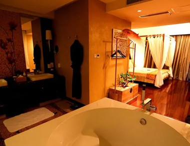 广州花都养生会所的黄昏恋：当爱情遇上八十岁